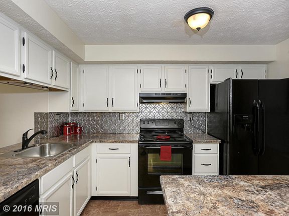 3rd image of 8296 Mary Lee Ln