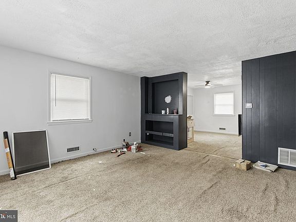 3rd image of 800 Reverdy Rd