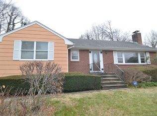 8 Lakewood Dr, Norwalk, CT 06851