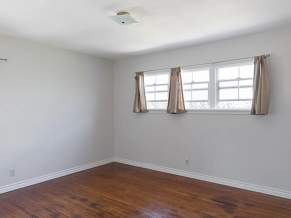 4th image of 1661 Highland Oaks Dr
