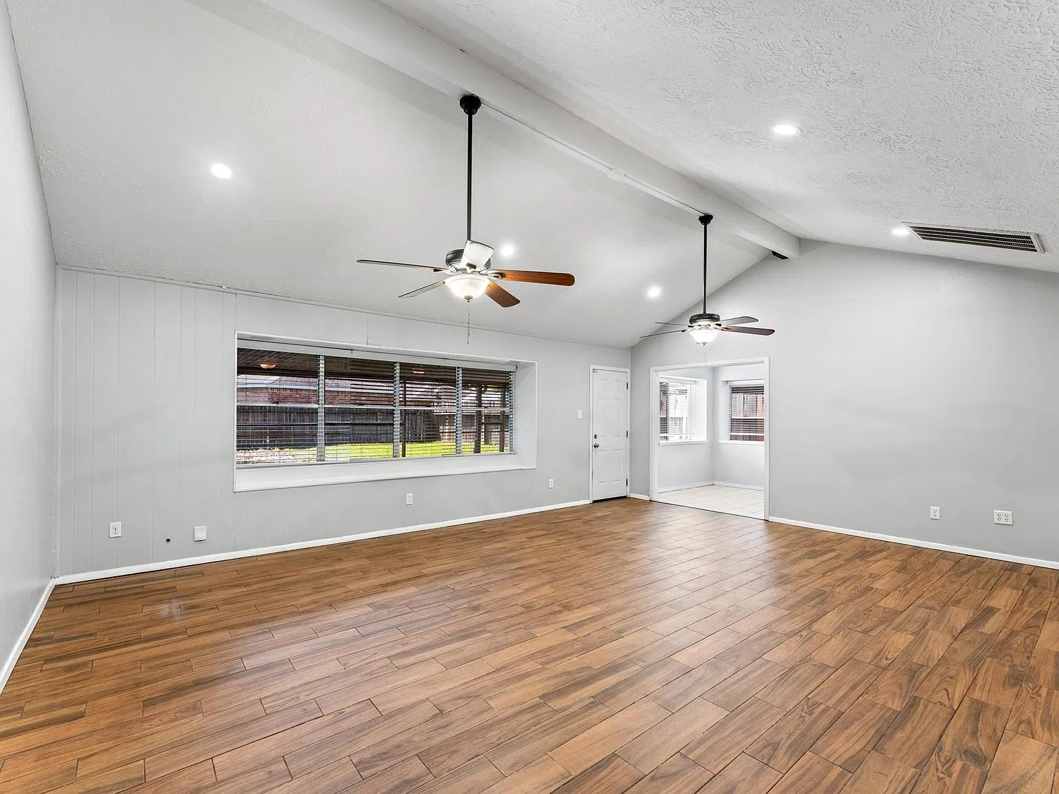 4 bed, 2.0 bath, 1419 sqft, $2,000 — Photo 4