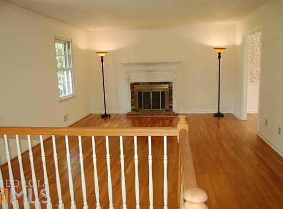 3rd image of 710 Huntington Pl SE
