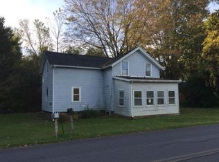 11398 E Yates Center Rd, Lyndonville, NY 14098