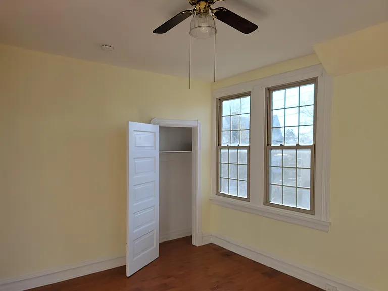 111 Iona Ave #2 — Photo 7