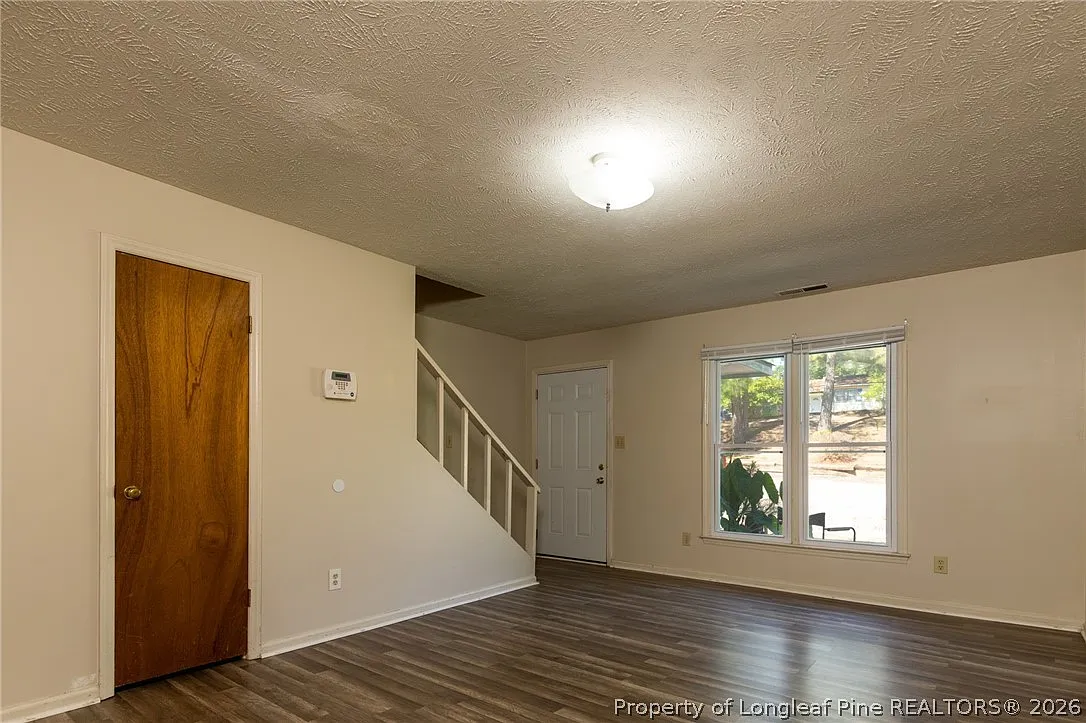 2 bed, 1.5 bath, 1088 sqft, $1,000 — Photo 4