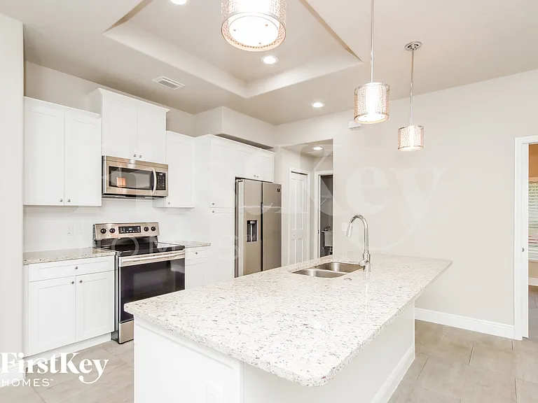 926 Braganza Ave SE — Photo 5