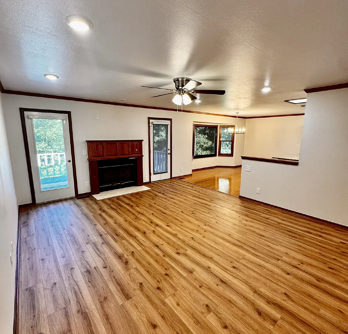 2 bed, 2.5 bath, 2376 sqft, $2,750 — Photo 3