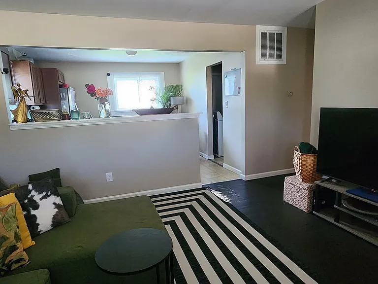 649 Oswego Ave — Photo 20