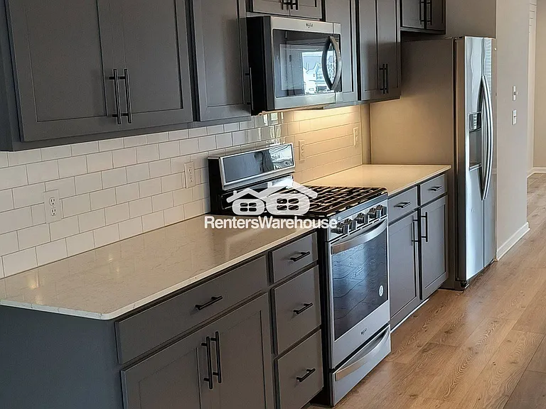 1105 Farrier Rd — Photo 7