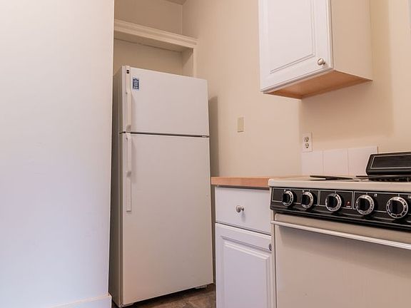 2nd image of 2401 NE Martin Luther King Jr Blvd #206