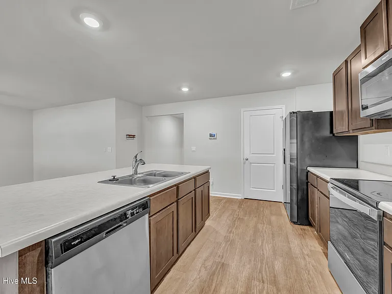 668 Buckeye Rd NE — Photo 9