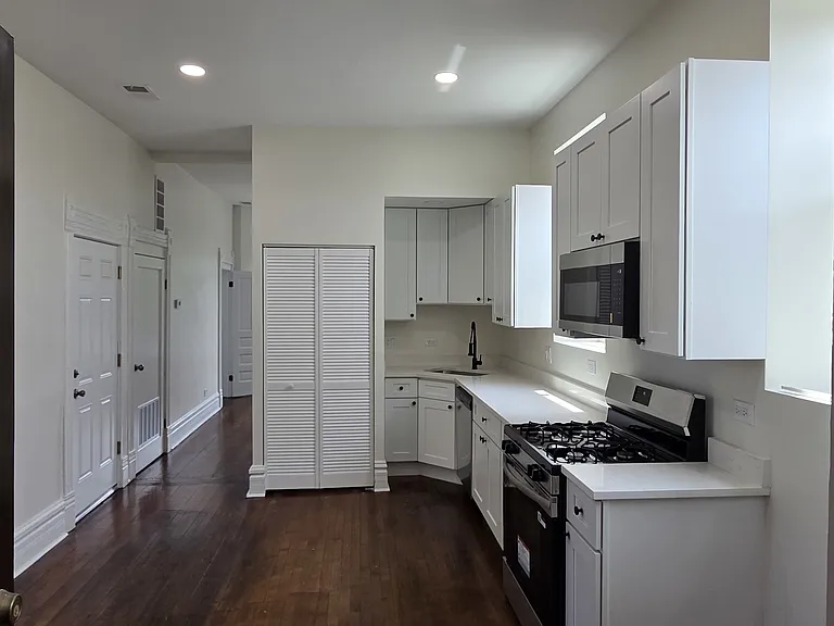 3444 S Western Ave #2F — Photo 2