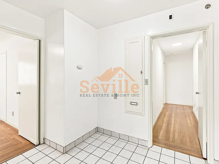 1526 Arch St — Photo 8