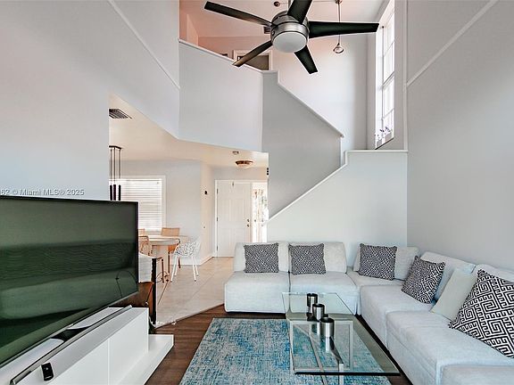 4th image of 165 NW 85th Ct #165