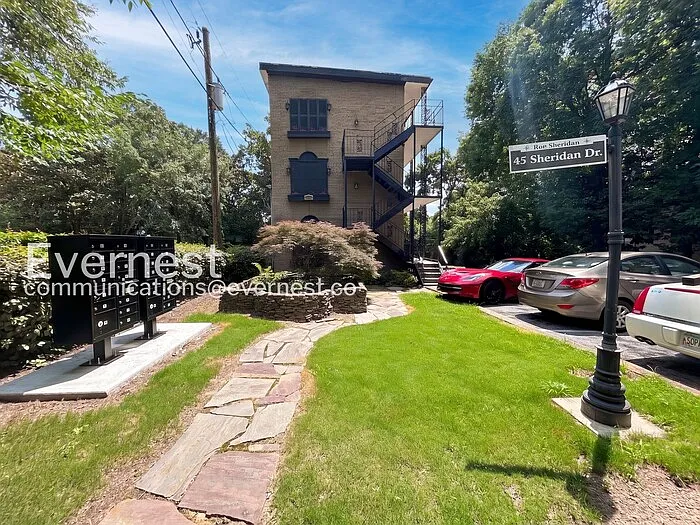 45 Sheridan Dr NE #9 — Photo 10