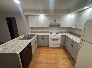 12 Seaman Ave #D, Castleton On Hudson, NY 12033
