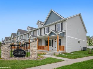 2612 Lexington Dr, Norwalk, IA 50211
