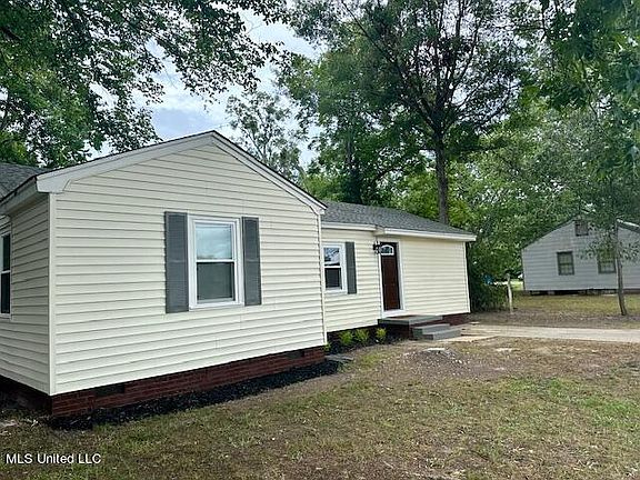 5th image of 306 Parkway Dr