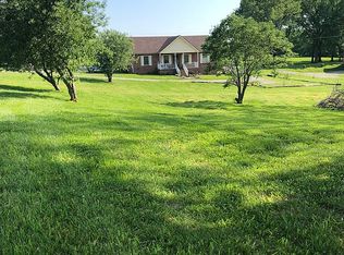 2737 Kinneys Rd, Cedar Hill, TN 37032