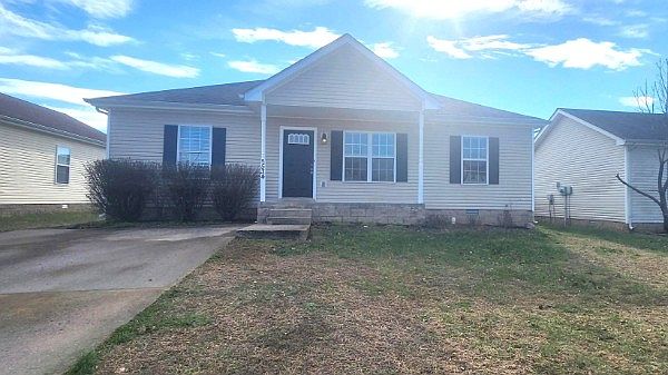 1st image of 534 Oakmont Dr