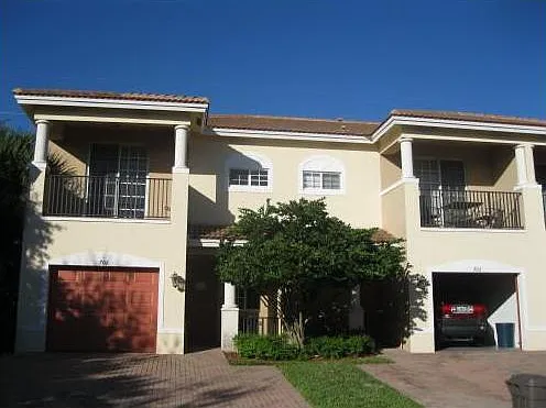 3 bed, 2.5 bath, 1668 sqft, $2,700 — Photo 1
