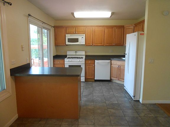 3rd image of 30W081 Elmwood Ct