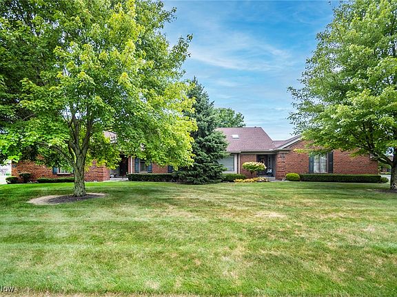 3rd image of 141 Talsman Dr #2