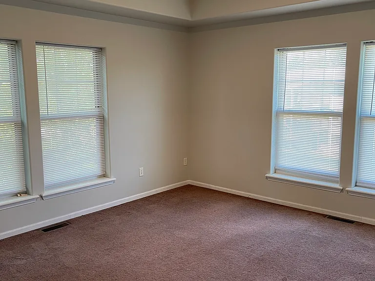 408 S Van Buren St #8 — Photo 11
