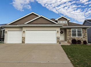 6414 Prairie Sage Dr SW, Cedar Rapids, IA 52404