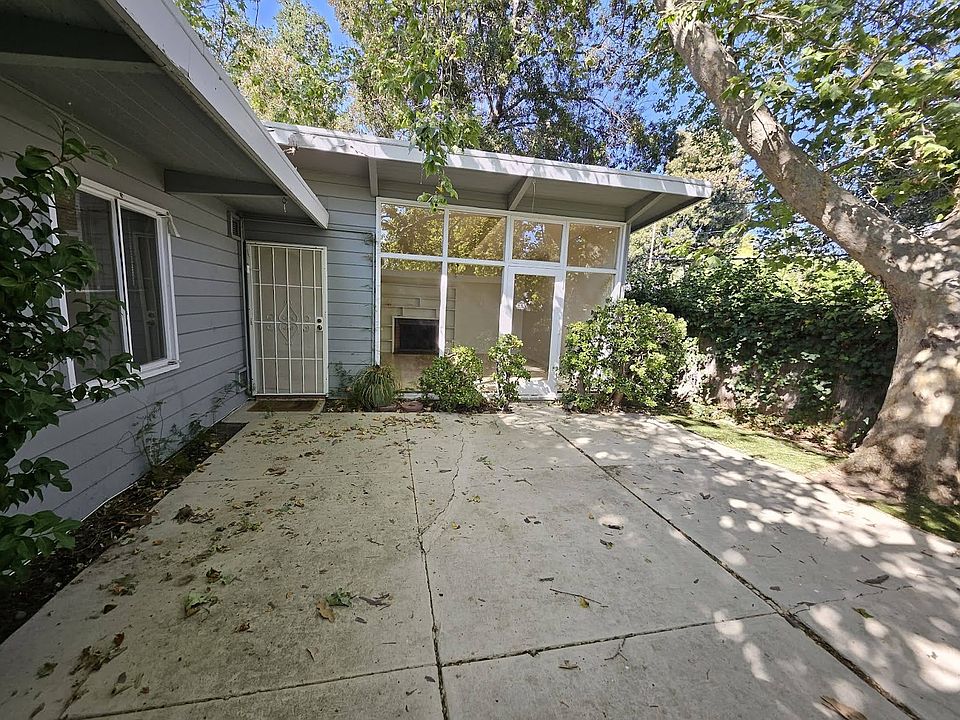1st image of 3361 Emerson St
