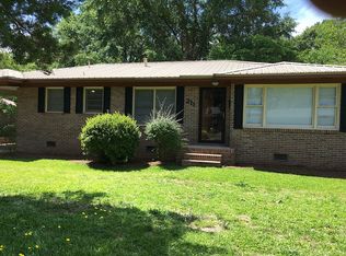 211 Lawn St, Fort Valley, GA 31030