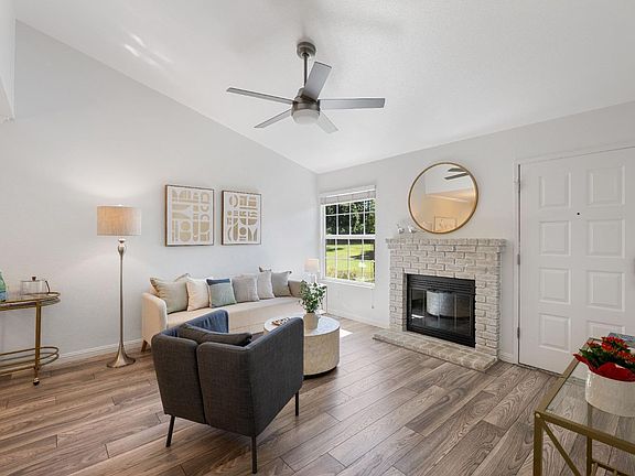 3rd image of 335 W Thomson Avenue