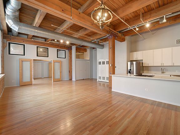 3rd image of 1727 S Indiana Ave APT 311