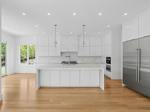5th image of 3 Dellaria Ave