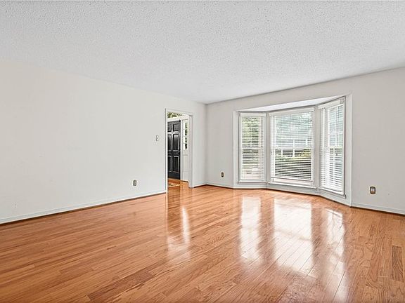 4th image of 5325 Oak Bend Ct