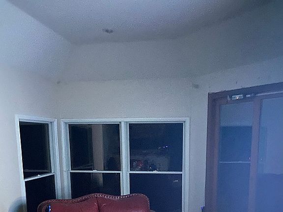 5th image of 296 Bentcreek Ln