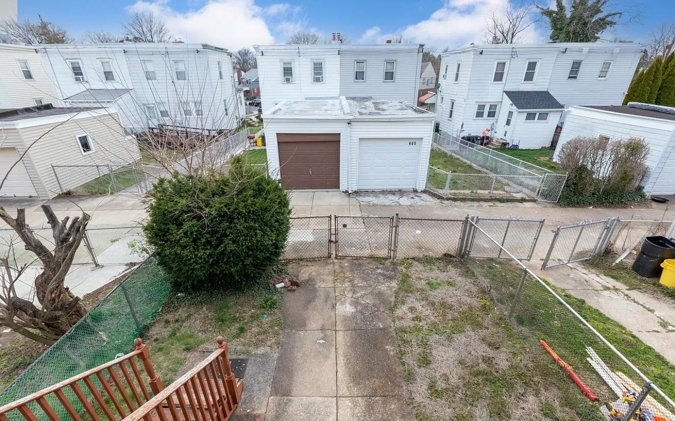 3 bed, 1276 sqft, $1,950 — Photo 4