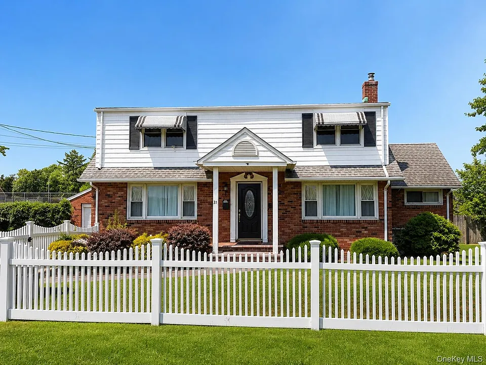 31 Maple Ave
