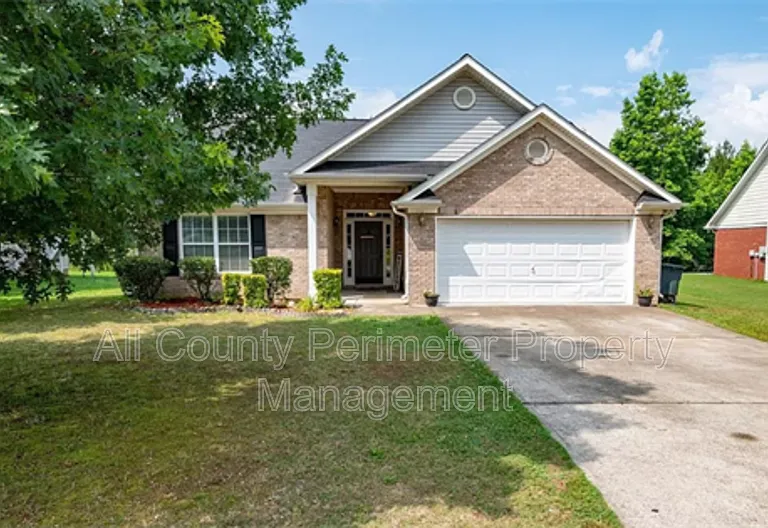 708 Riverside Dr NW — Photo 1