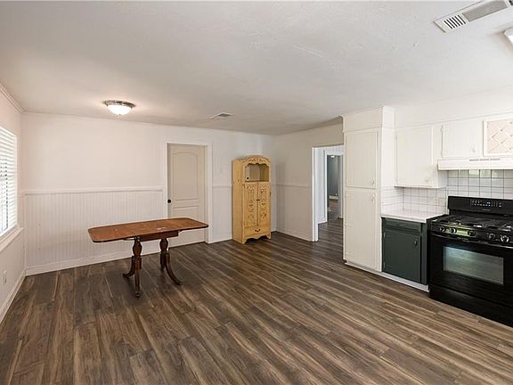 5th image of 930 Winter Garden Dr