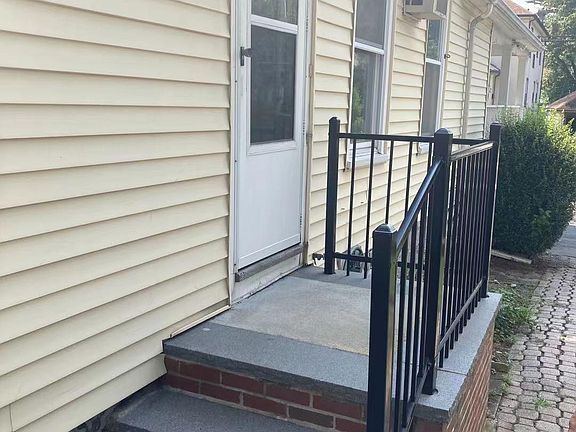5th image of 159 Crescent St Unit 1
