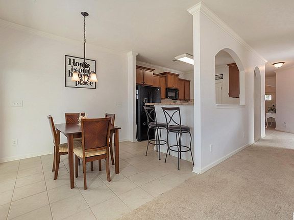 4th image of 1045 Pine Valley Dr