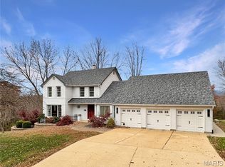 14 Oak Ridge Dr, Washington, MO 63090