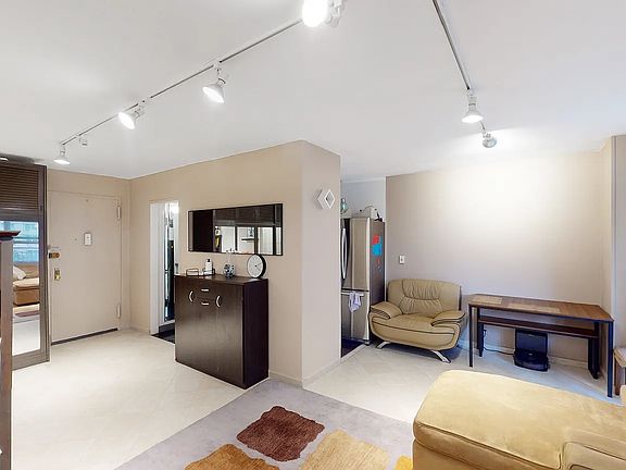 4th image of 440 Neptune Ave APT 8D