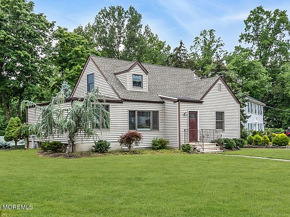 5th image of 89 Oak Hill Road