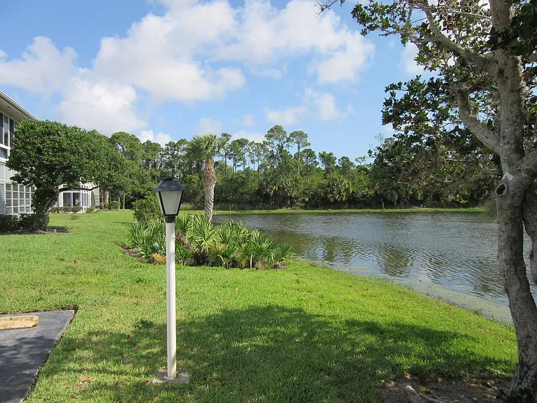 1 Lake Vista Trl #201 — Photo 26