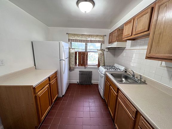 5th image of 616 Harwood Ave #2