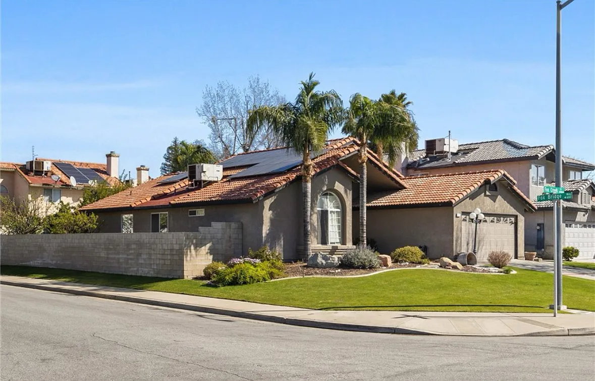 3 bed, 1600 sqft, $2,600 — Photo 3