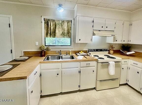 3rd image of 232 Auburn Dr