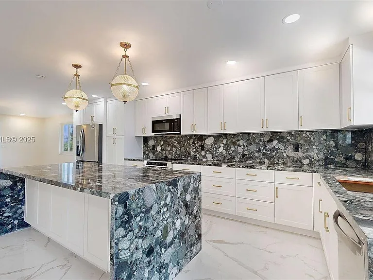 3801 SW 132nd Ave — Photo 11